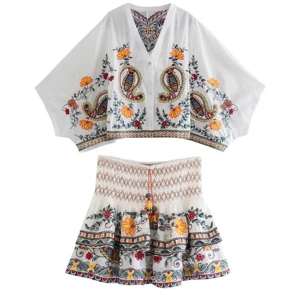 Boho Floral Embroidered Batwing Sleeve Blouse Ruffle Mini Skirt Set - Picture 4 of 14